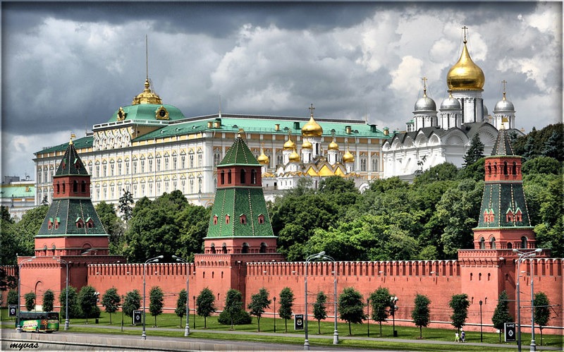 "Kremlin" by larrywkoester is licensed under CC BY 2.0.