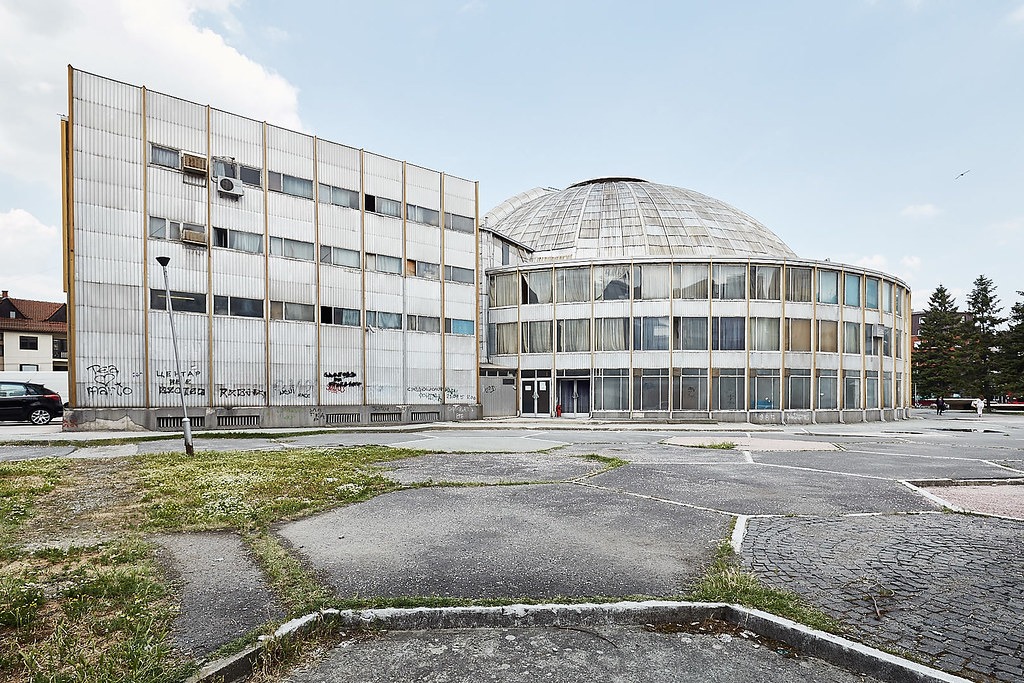 "Universal Hall, by architects Jaroslav Stankovi, Ljubomir Stankovi, Vladimir Stankovi and K. Stankova Mutafova, 1966. Skopje, Macedonia. Photo: Vase Amanito" by AMANITO is licensed under CC BY-NC 2.0.